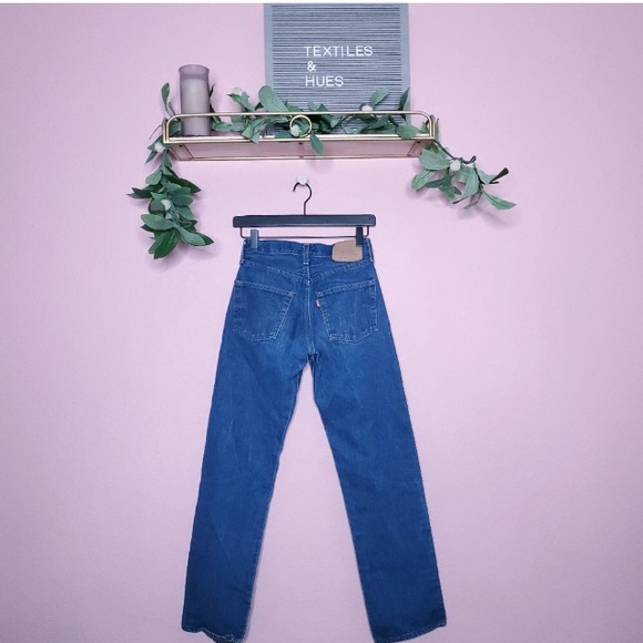 Vintage Levi's 501 High Rise Tapered Jeans - Picture 12 of 15